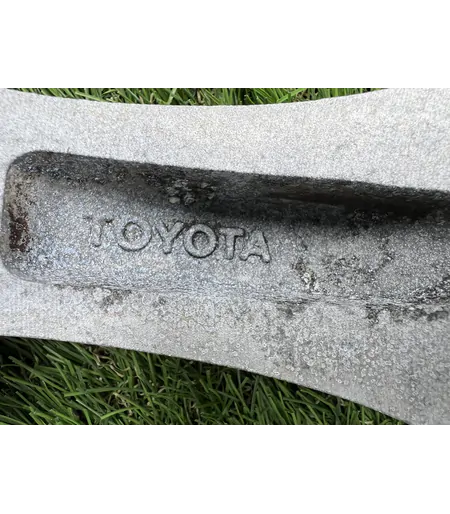 5x100 16" Toyota gyári alufelni 6,5Jx16h2 ET39 7