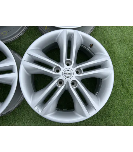 5x114.3 17" Nissan gyári alufelni 6,5Jx17h2 ET40 3