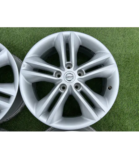 5x114.3 17" Nissan gyári alufelni 6,5Jx17h2 ET40 4