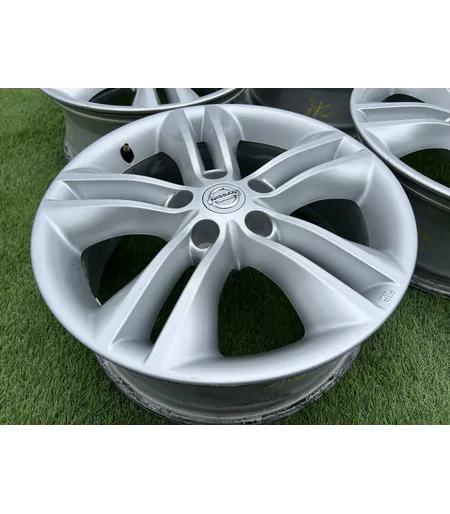 5x114.3 17" Nissan gyári alufelni 6,5Jx17h2 ET40 6