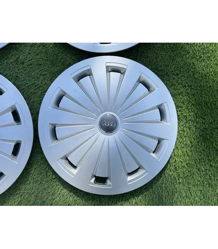 Audi gyári 16" dísztárcsa 3