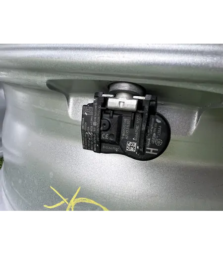 5x120 19" Land Rover Range Rover alufelni +TPMS 7,5Jx19h2 ET44,5 - Mobil Gumis 7