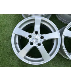 5x114.3 16" Dezent alufelni 7Jx16h2 ET40 2