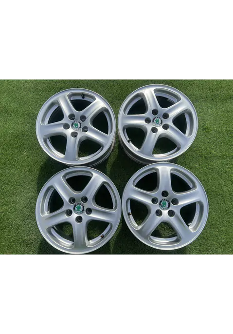 5x100 15" Skoda gyári alufelni 6Jx15h2 ET38