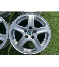 5x100 15" Skoda gyári alufelni 6Jx15h2 ET38 3