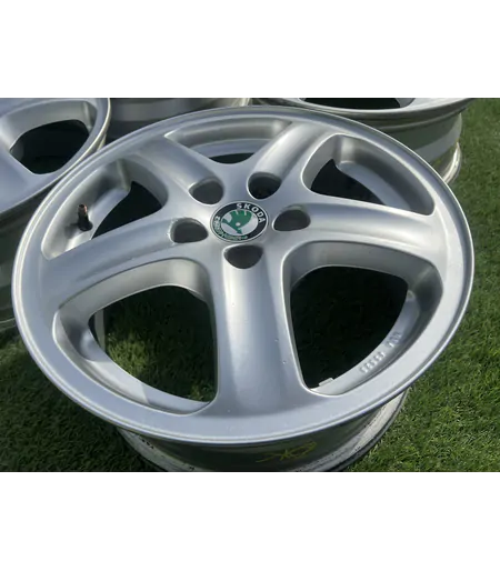 5x100 15" Skoda gyári alufelni 6Jx15h2 ET38 6