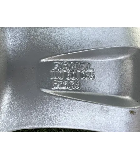 5x100 15" Skoda gyári alufelni 6Jx15h2 ET38 7