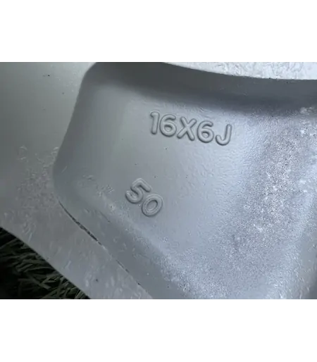 5x114.3 16" Suzuki gyári alufelni 6Jx16h2 ET50 - Mobil Gumis 7