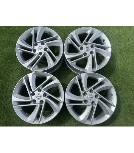 5x114.3 17" Nissan gyári alufelni +TPMS szenzor 7Jx17h2 ET40 1