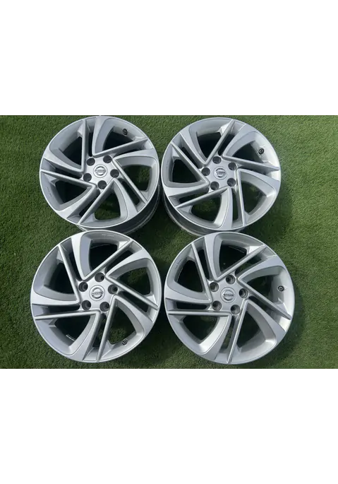 5x114.3 17" Nissan gyári alufelni +TPMS szenzor 7Jx17h2 ET40