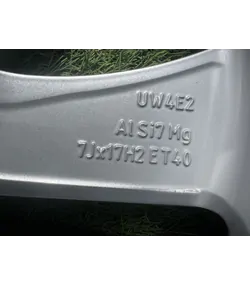 5x114.3 17" Nissan gyári alufelni +TPMS szenzor 7Jx17h2 ET40 8